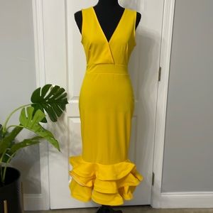 Beautiful Yellow Dress w/ ruffles